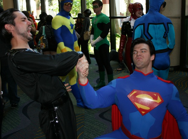 Superman crushing Zod hand Cosplay MegaCon 2013