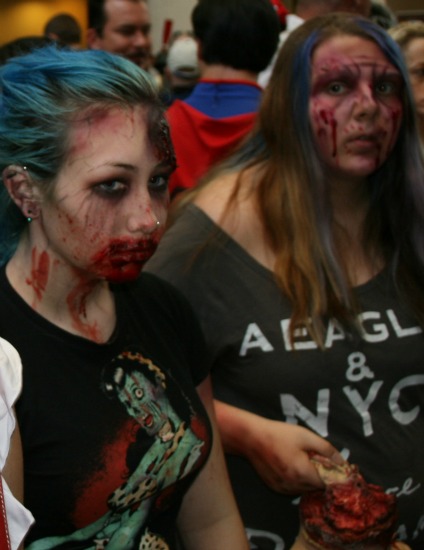 Women zombie Cosplay MegaCon 2013