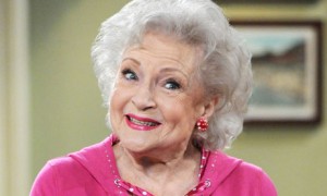 Betty-White-Hot-in-Cleveland