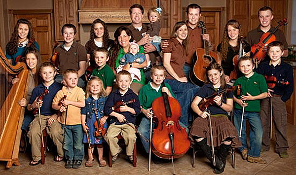 19-kids-and-counting Duggar family photo