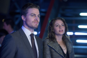 arrow-blast-radius-still-oliver-and-thea-queen Stephen Amell