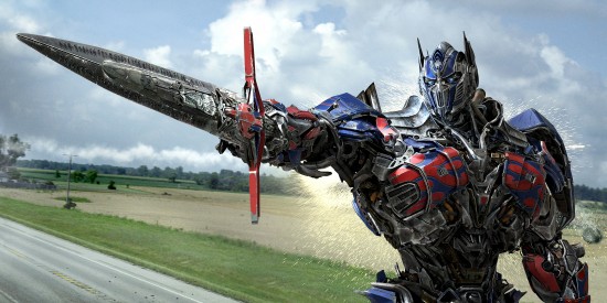 Transformers-age of extinction-Optimus-Prime-sword-photo