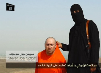 Reporter Steven Sotloff was threatened by Islamic State extremists in a new vdieo