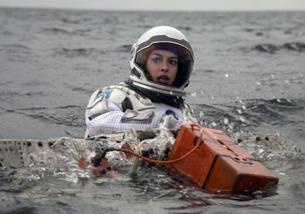 Anna Hathaway in water Interstellar photo
