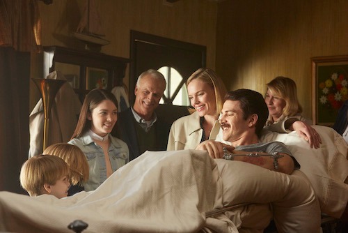 (L to R:) Hudson Meek (Chris Piper), Bobby Baston (Joe Piper), Elizabeth Hunter (Nicole Piper), David Clyde Carr (Eva’s Dad), Kate Bosworth (Eva Piper), Hayden Christensen (Don Piper) and Catherine Carlen (Eva’s Mom), welcome Don home from his 13-month hospital stay in a scene from 90 MINUTES IN HEAVEN, from Giving Films, LLC. Based on the inspiring best-selling book of the same name, 90 MINUTES IN HEAVEN tells Don’s incredible and true story, and opens in theaters nationwide this fall. (Photo credit: Quantrell Colbert)