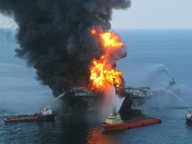 BP Deepwater horizon oil spill fire