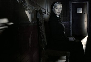 Jessica Lange is the centerpiece that "American Horror Story" and is set to return for season 3