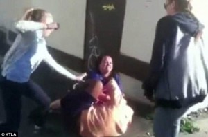 mother beats up teen fighting daughter