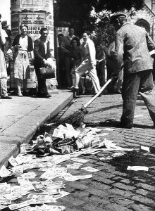 Sweeping the pengő inflation banknotes after the introduction of the forint in August 1946 photo Mizerák István