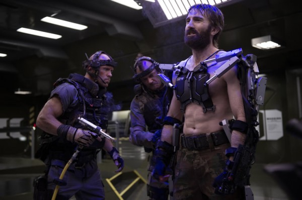 elysium-sharlto-copley and soldiers photo