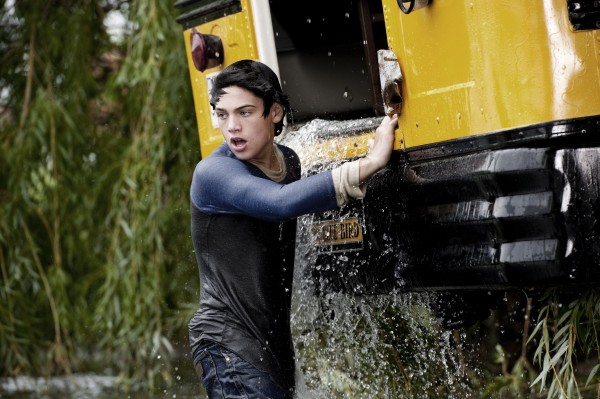 Man-of-Steel-image young Clark Kent saving school bus