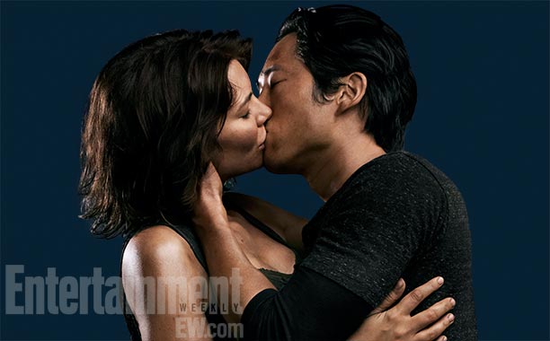 Maggie-Glenn-kiss Walking Dead season 4 EW photo
