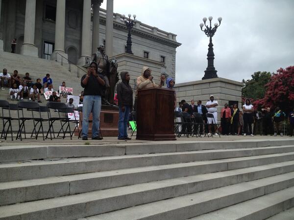 Rev Clyburn donning hoodie to speak Trayvon Martin rally