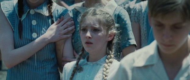 willow-shields-as-primrose-everdeen-in-the hunger games