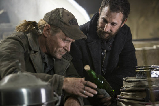 Will Patton and Noah Wylie are set to be back for a fifth season of "Falling Skies"