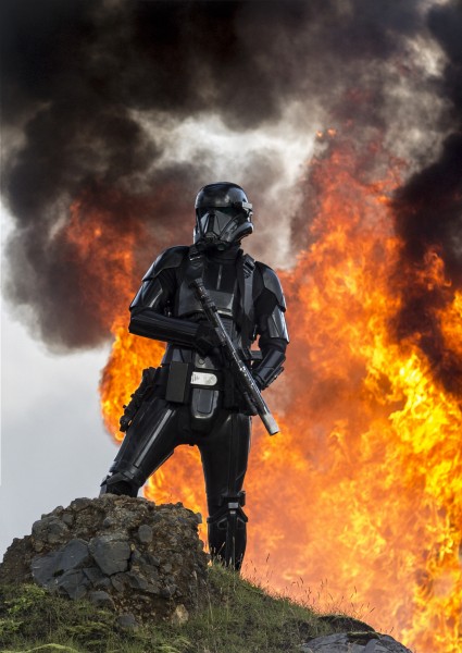 rogue-one-a-star-wars-story-death-trooper-425x600