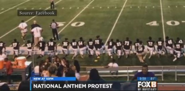 national-anthem-boycott-kneeling-during-star-spangled-banner-louisiana-football-players